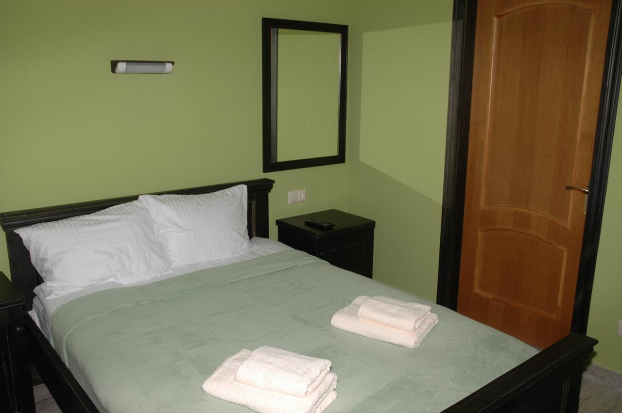 Guest House ลวีฟ ภายนอก รูปภาพ